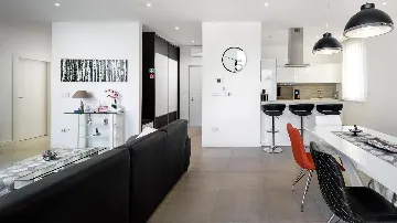 Sea View Apartment in Slatine for 4