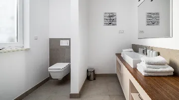 Sea View Apartment in Slatine for 4