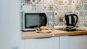 Apartment with Balcony in Okrug Donji