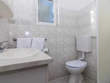 Studio Apartment with Balcony in Okrug Donji