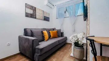 Sea View Apartment in Okrug Donji