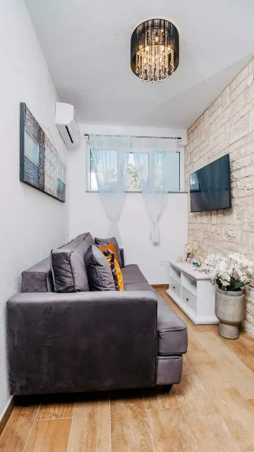 Sea View Apartment in Okrug Donji