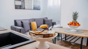 Sea View Apartment in Okrug Donji