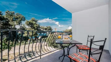 Sea View Apartment in Okrug Donji