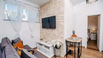 Sea View Apartment in Okrug Donji