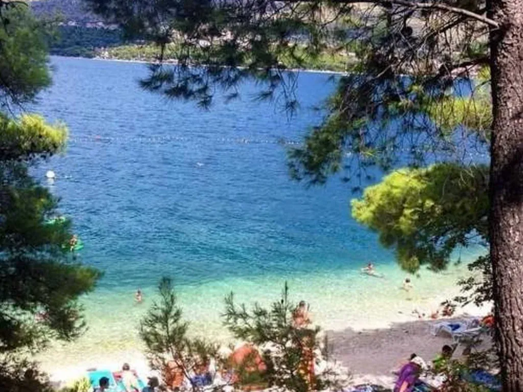 Sea View Apartment for 4 in Okrug Donji