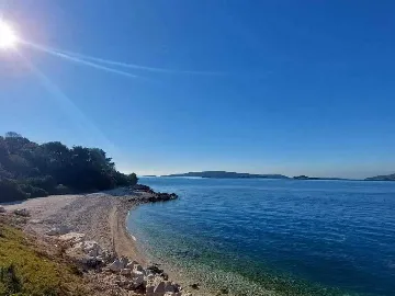 Sea View Apartment for 4 in Okrug Donji