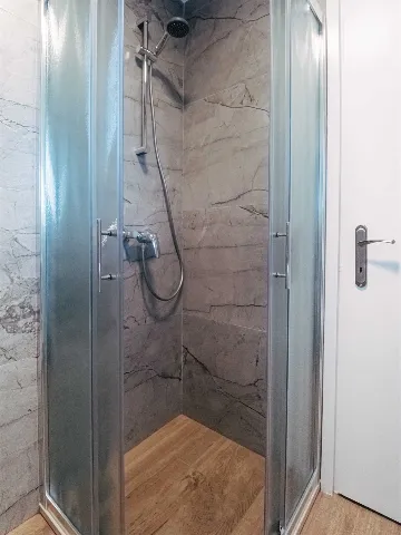 Sea View Apartment for 4 in Okrug Donji