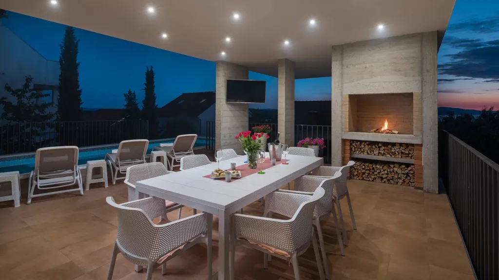 Modern Coastal Villa Retreat Okrug Gornji