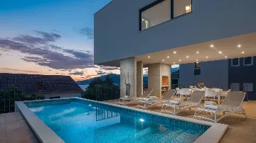 Modern Coastal Villa Retreat Okrug Gornji