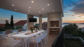 Modern Coastal Villa Retreat Okrug Gornji