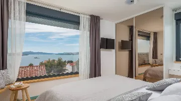 Modern Coastal Villa Retreat Okrug Gornji