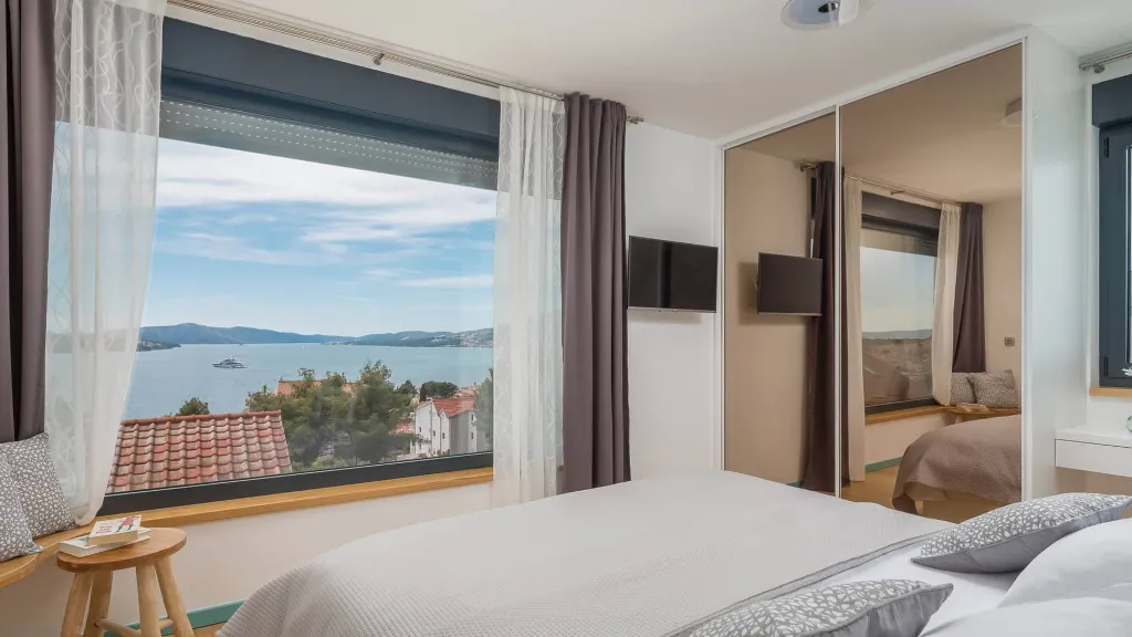 Modern Coastal Villa Retreat Okrug Gornji