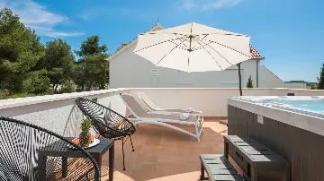 Modern Coastal Villa Retreat Okrug Gornji