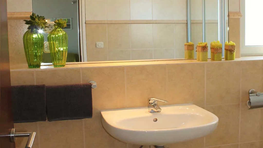 Seget Donji 2-Bedroom Apartment with Shared Pool