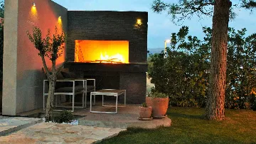 Seget Donji Duplex Apartment with Shared Heated Pool