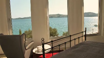 Seget Donji Duplex Apartment with Shared Heated Pool