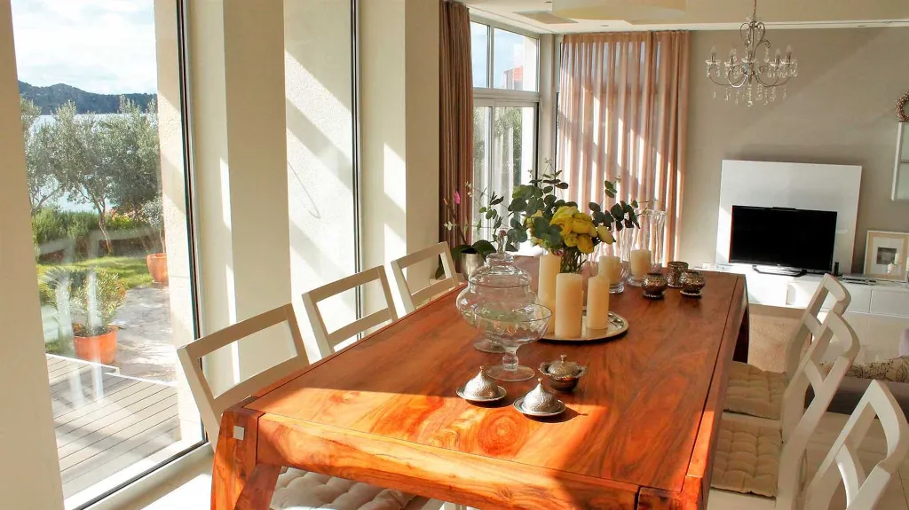 Seget Donji Duplex Apartment with Shared Heated Pool
