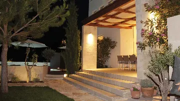 Seget Donji Duplex Apartment with Shared Heated Pool