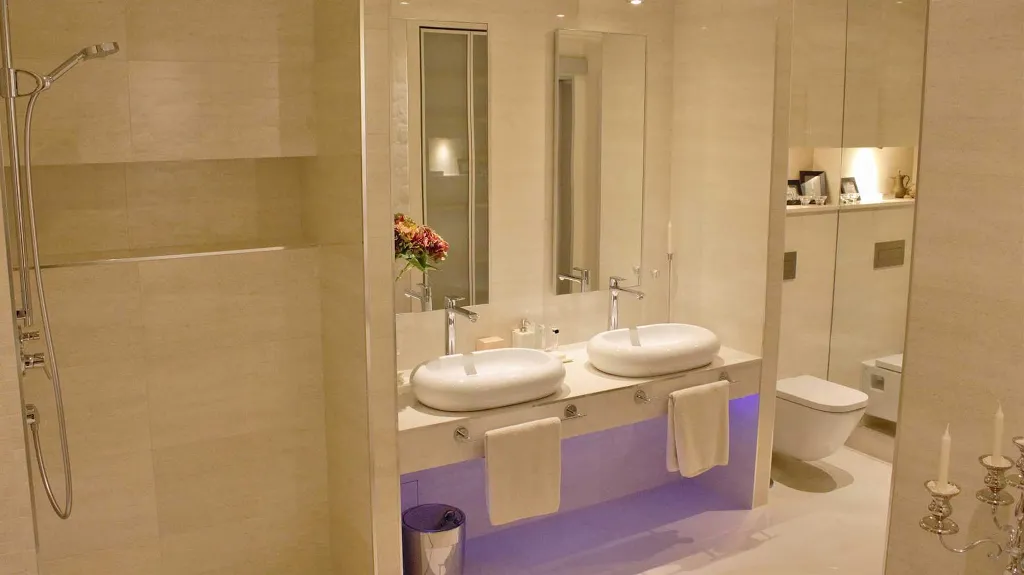 Seget Donji Duplex Apartment with Shared Heated Pool
