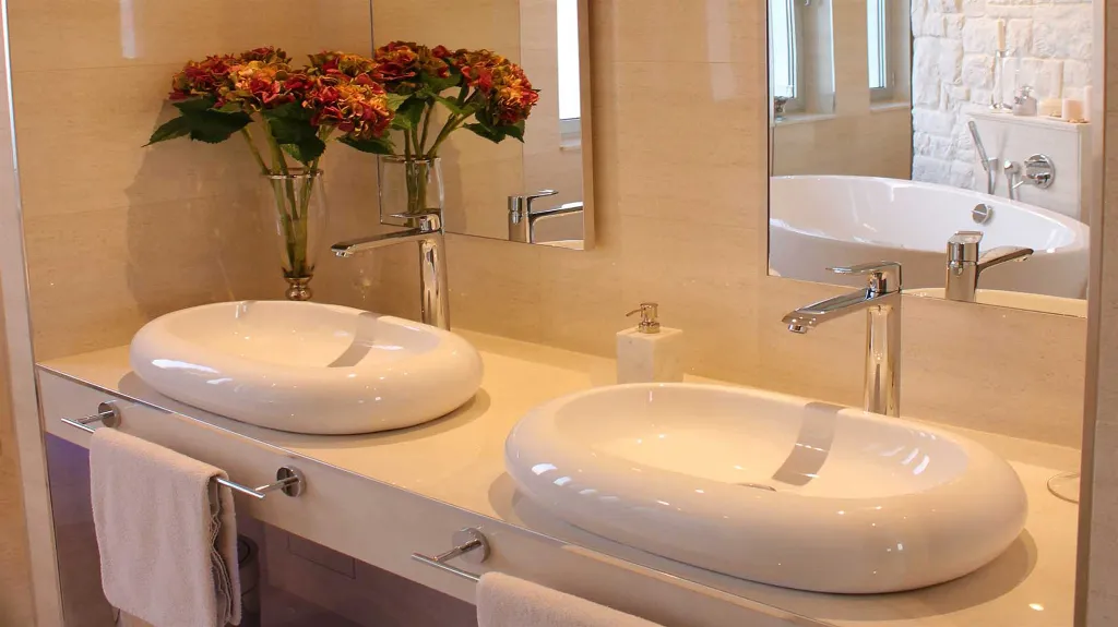 Seget Donji Duplex Apartment with Shared Heated Pool