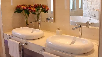 Seget Donji Duplex Apartment with Shared Heated Pool