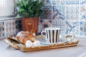 2-Bedroom Apartment in Okrug Donji for 6 Guests