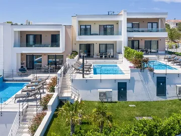 Villa with Heated Pool and Sea Views in Vinišće