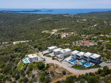 Villa with Heated Pool and Sea Views in Vinišće