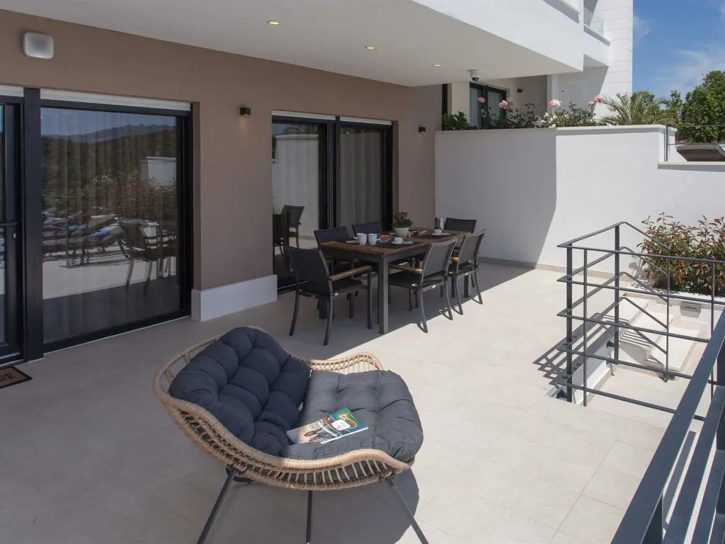 Villa with Heated Pool and Sea Views in Vinišće