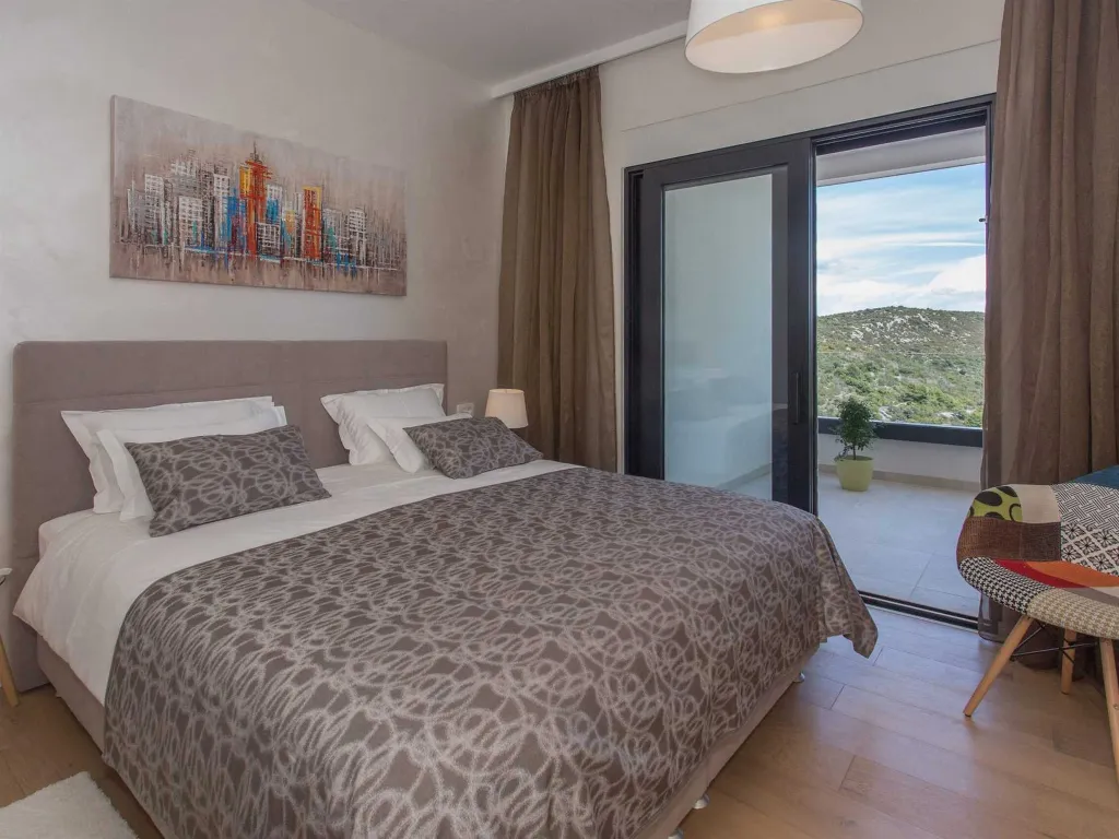 Villa with Heated Pool and Sea Views in Vinišće