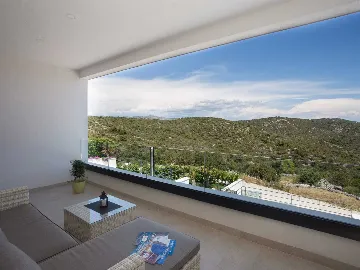 Villa with Heated Pool and Sea Views in Vinišće