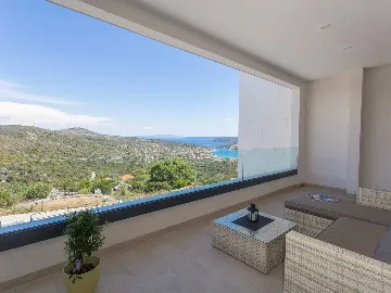 Villa with Heated Pool and Sea Views in Vinišće