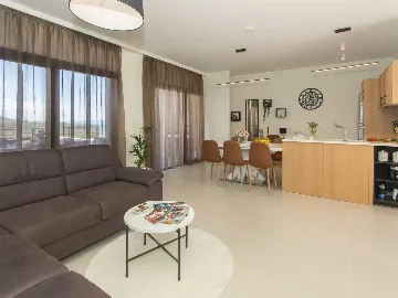 Villa with Heated Pool and Sea Views in Vinišće