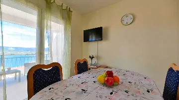 Sea-View 1-Bedroom Apartment in Trogir (Sleeps 3)