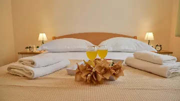 Sea-View 1-Bedroom Apartment in Trogir (Sleeps 3)