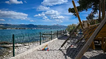 Sea-View 1-Bedroom Apartment in Trogir (Sleeps 3)