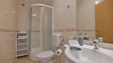 Trogir 1-Bedroom Apartment for 3 with Sea View