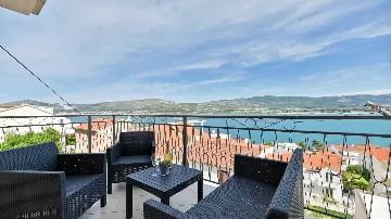 Trogir 1-Bedroom Apartment for 3 with Sea View