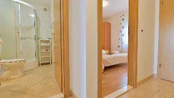 Balcony Sea-View Apartment for 3 in Trogir