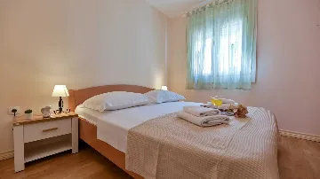 Trogir Holiday House with Sea-View Apartments