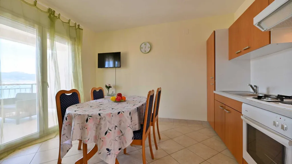 Trogir Holiday House with Sea-View Apartments