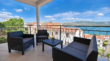 Trogir Holiday House with Sea-View Apartments