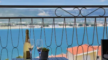 Trogir Holiday House with Sea-View Apartments