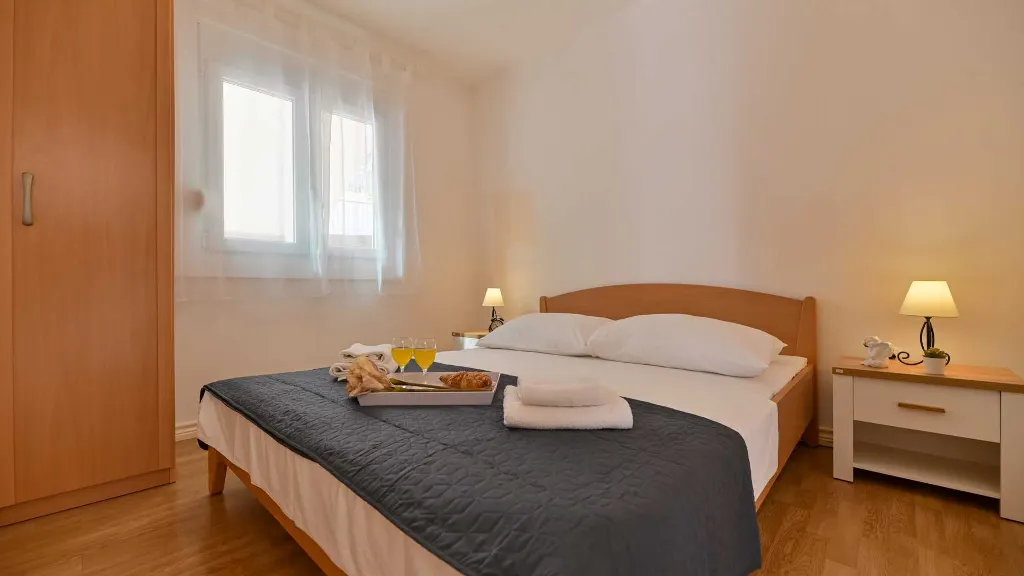 Trogir Holiday House with Sea-View Apartments