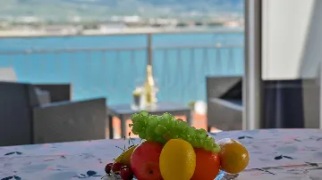 Trogir Holiday House with Sea-View Apartments