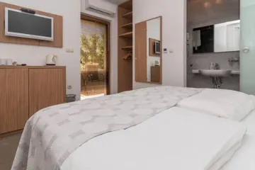 Boat in Trogir for up to 16 Guests