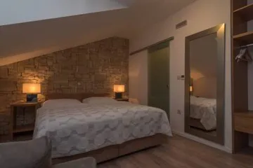 Boat in Trogir for up to 16 Guests