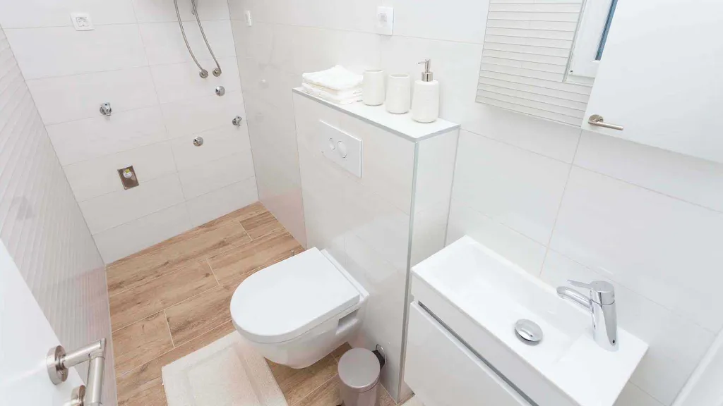 3-Bedroom Apartment with Sea-View Terrace in Okrug Gornji