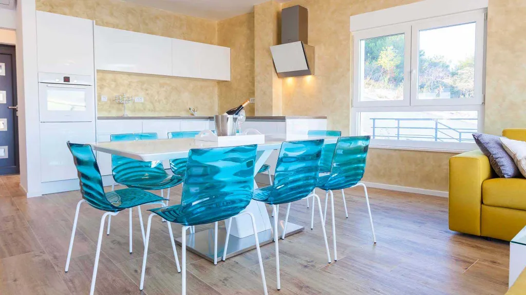 3-Bedroom Apartment with Sea-View Terrace in Okrug Gornji